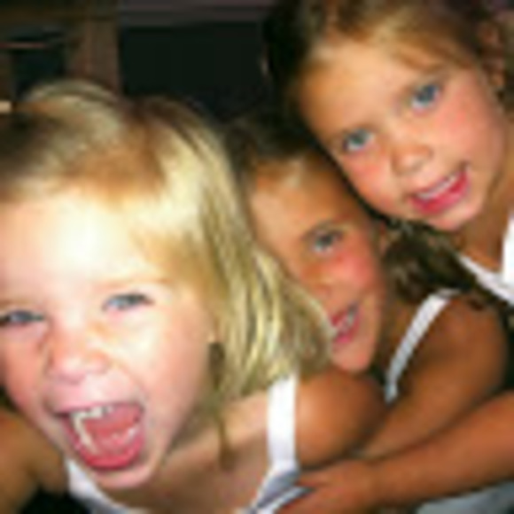 Meet your Posher, Jennifer - Picture 1 of 1